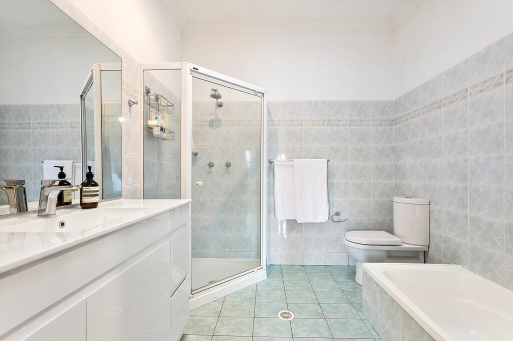 Sold - 10 Colgong Crescent - New Property in Towradgi - Real Estate by Andrew McLeod