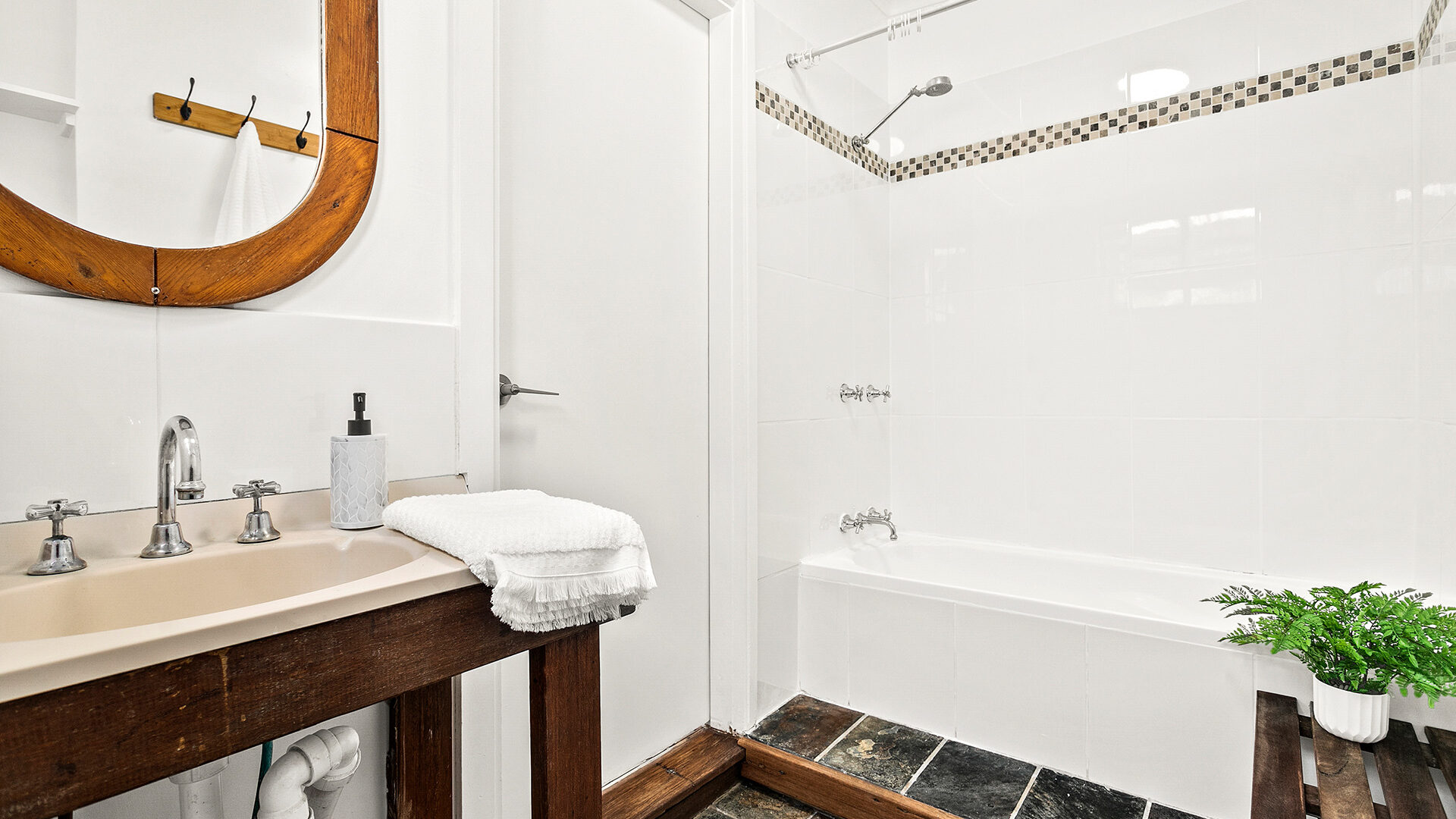 Sold - 63 Buttenshaw Drive - New Property in Austinmer - Real Estate by Vanessa Denison-Pender