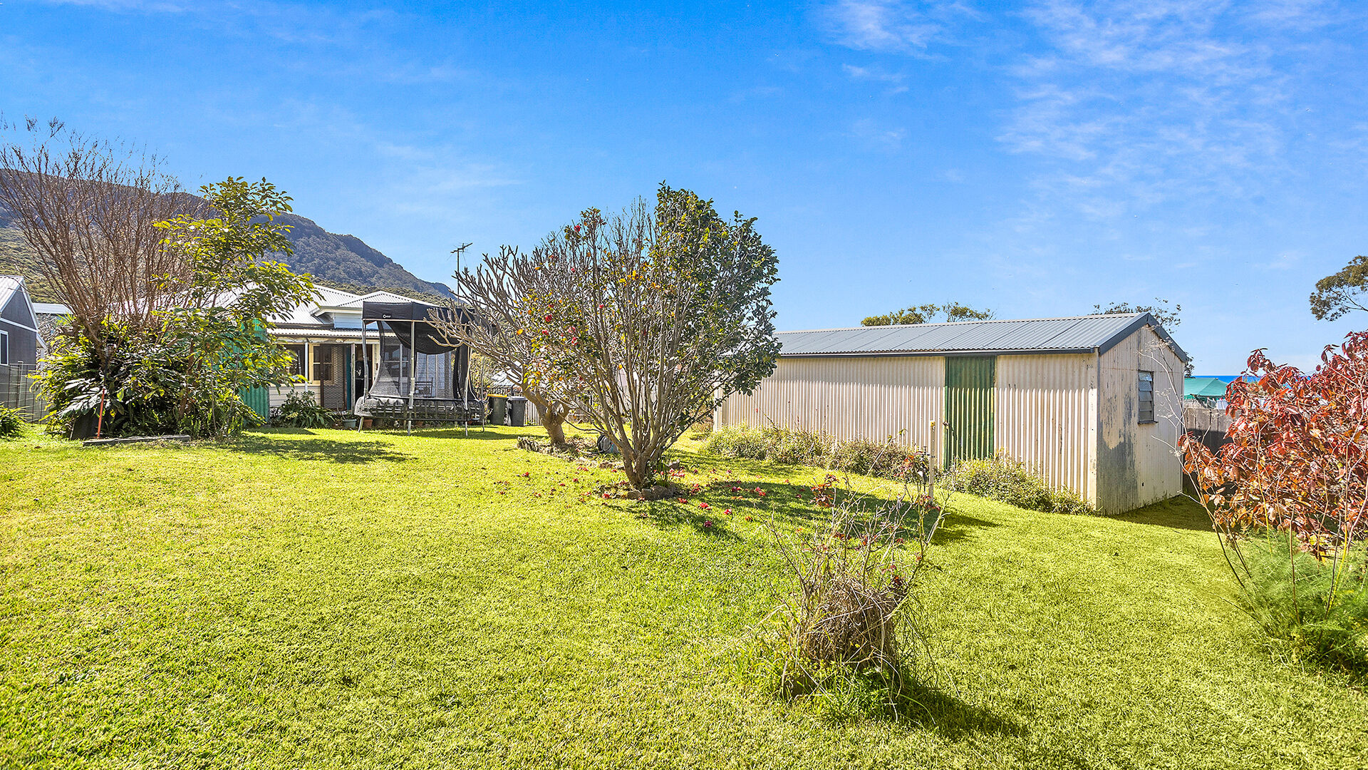 Sold - 24 The Waves - New Property in Thirroul - Real Estate by Peter Armstrong