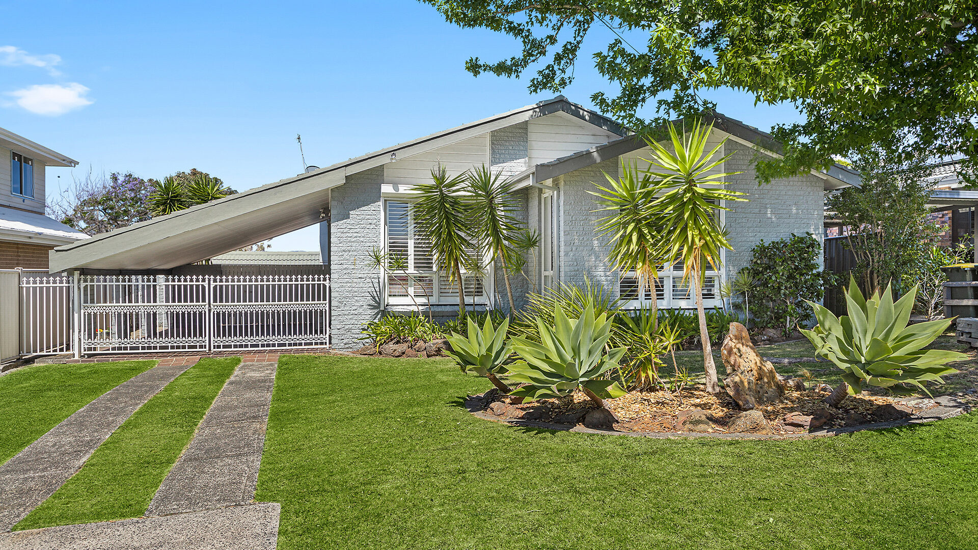 Sold - 19 Lochview Avenue - New Property in Farmborough Heights - Real Estate by David Greenwood