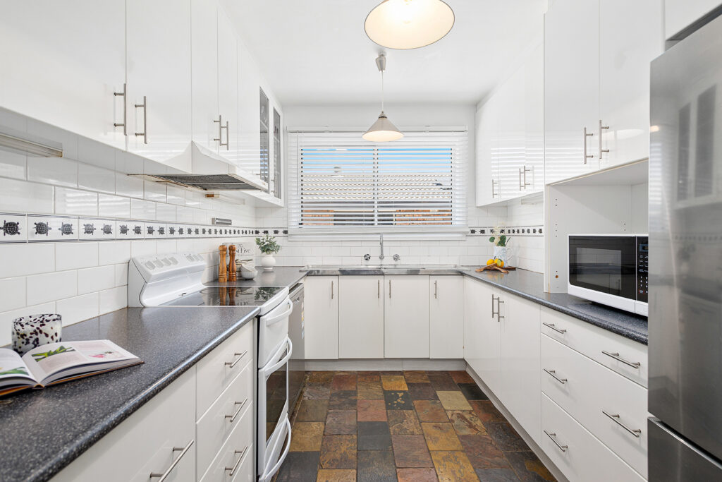 Sold - 19 Lochview Avenue - New Property in Farmborough Heights - Real Estate by David Greenwood