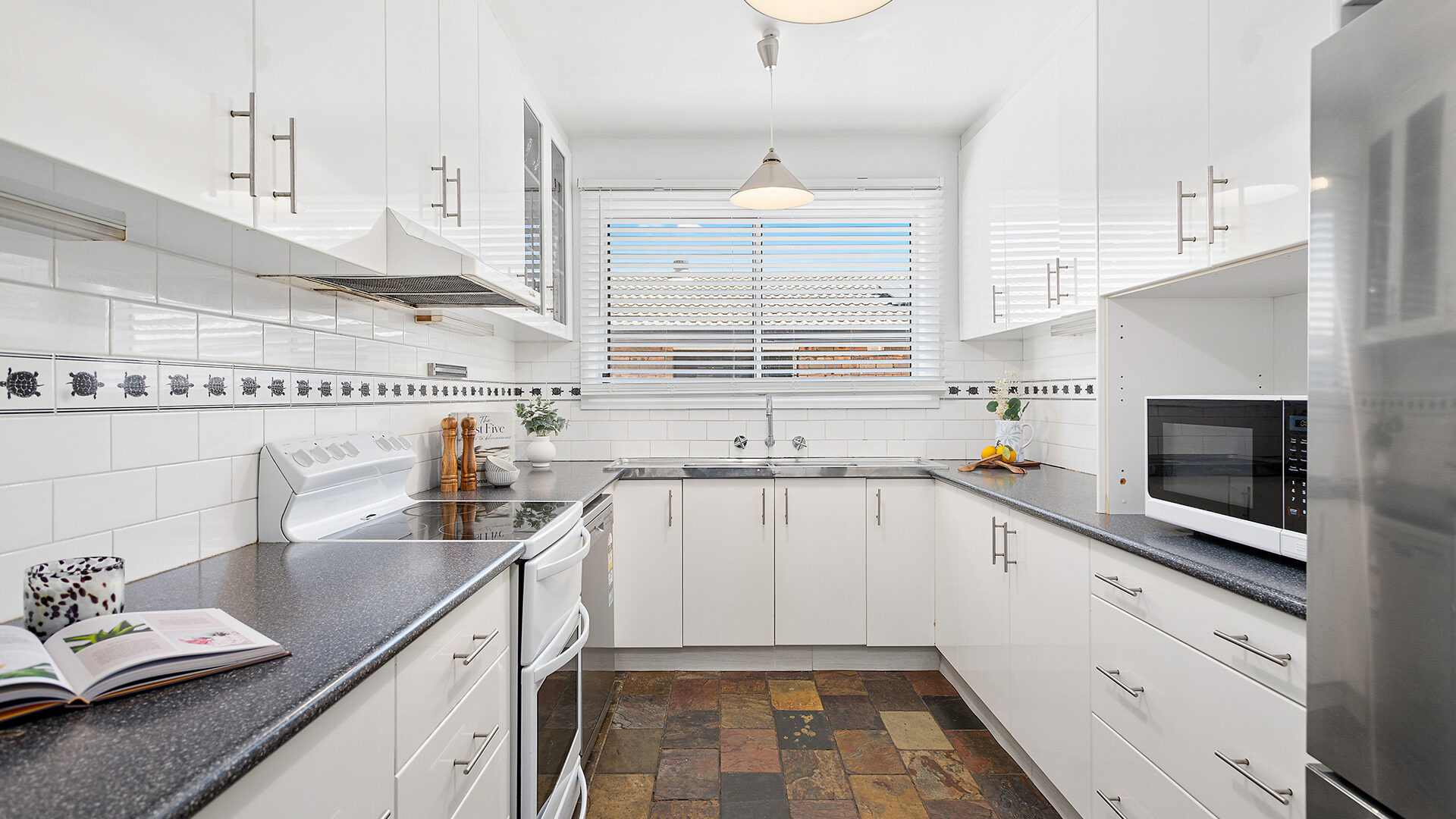 Sold - 19 Lochview Avenue - New Property in Farmborough Heights - Real Estate by David Greenwood