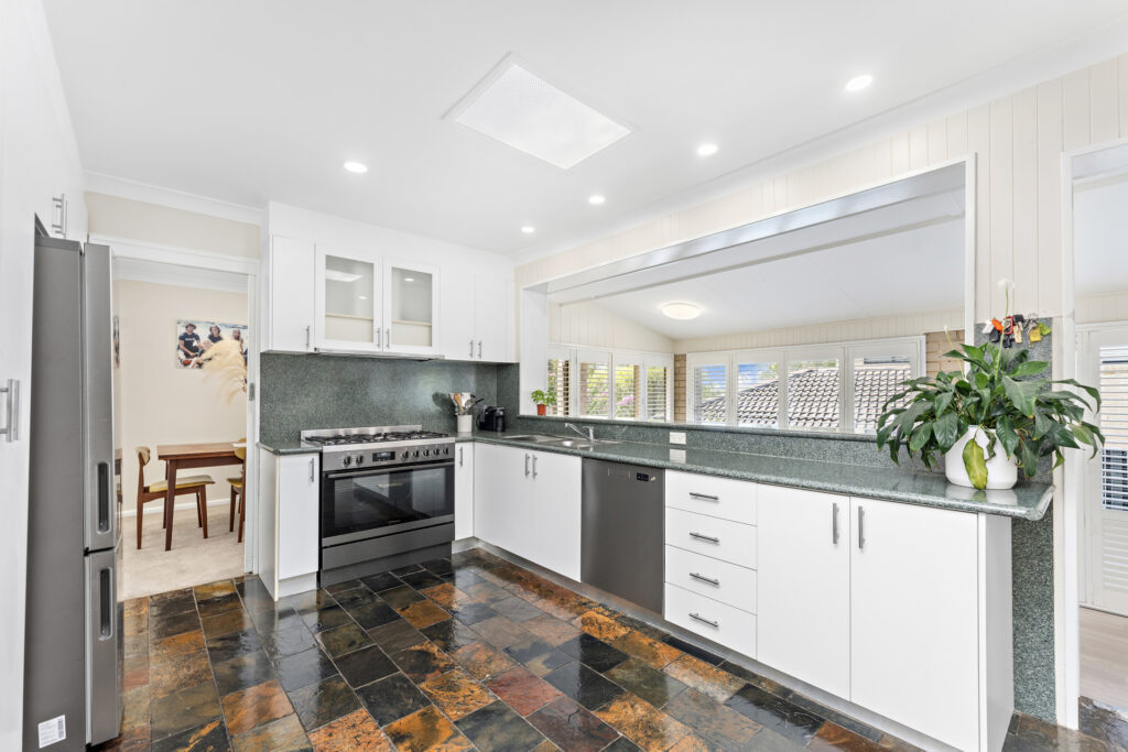 Sold - 18 Belwarra Avenue - New Property in Figtree - Real Estate by Christian Zeidler