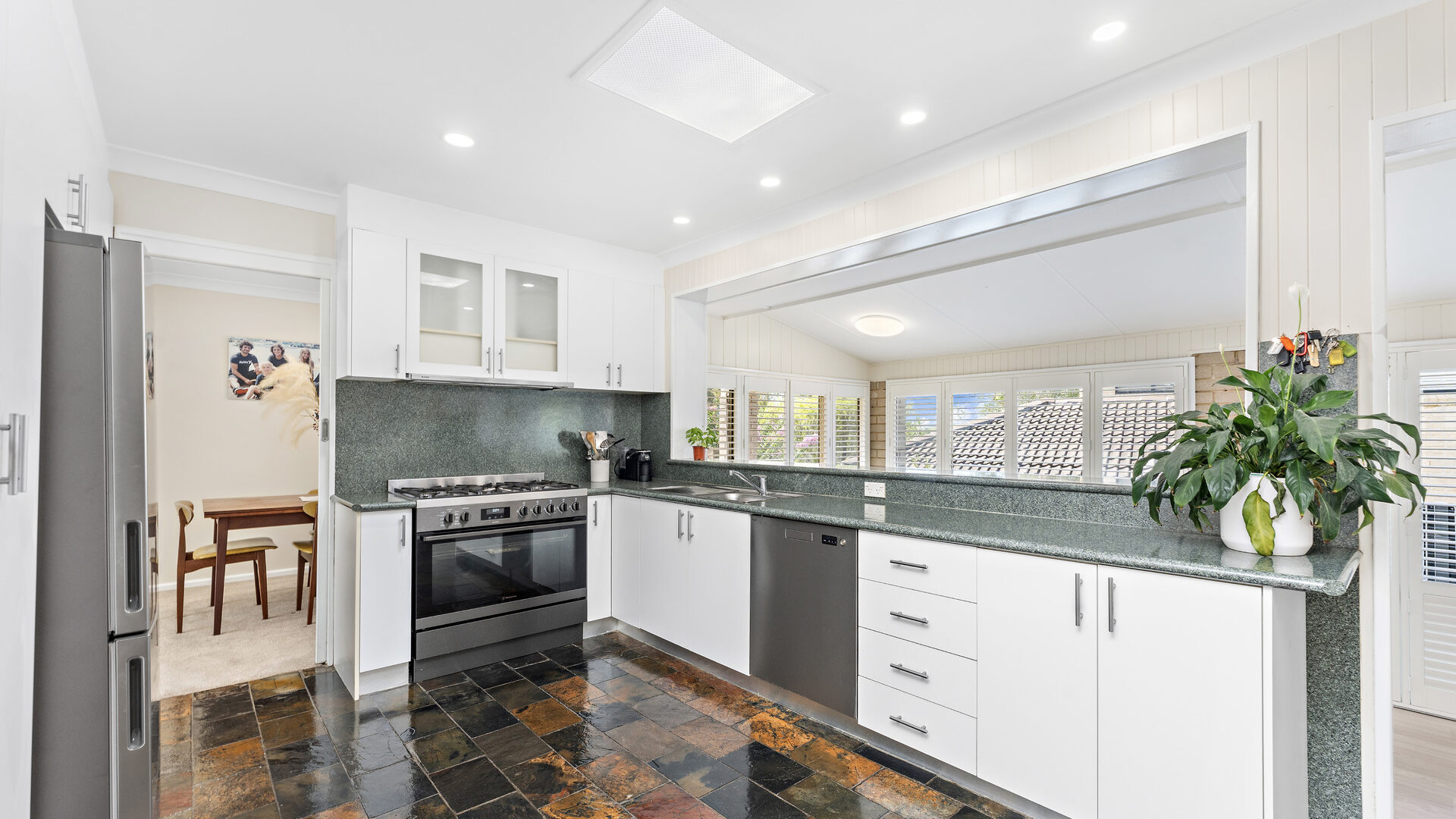 Sold - 18 Belwarra Avenue - New Property in Figtree - Real Estate by Christian Zeidler