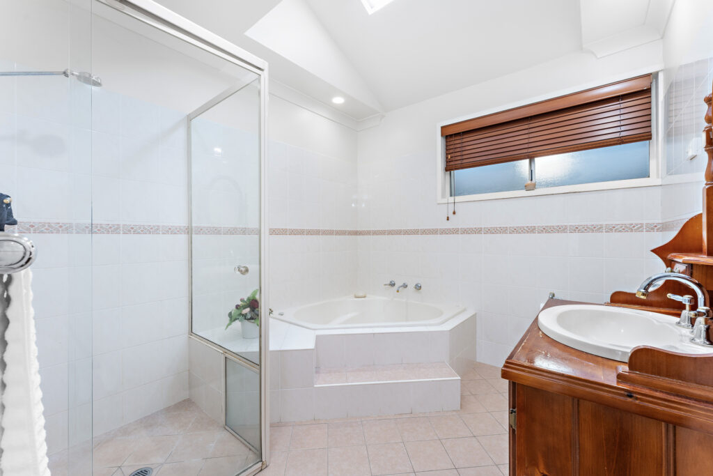 Sold - 18 Belwarra Avenue - New Property in Figtree - Real Estate by Christian Zeidler