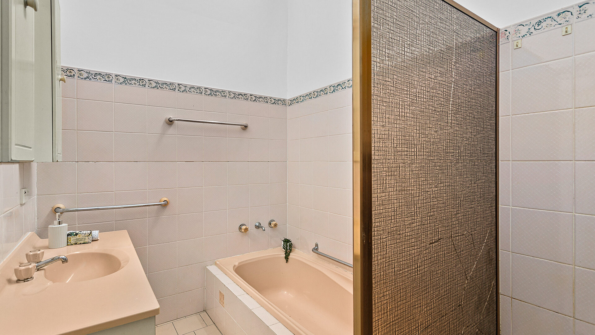 Sold - 3/5-7 Benney Avenue - New Property in Figtree - Real Estate by David Greenwood