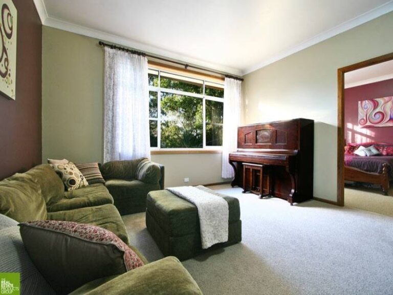 7 Alvan Parade, Mount Pleasant NSW 2519 - photo 3