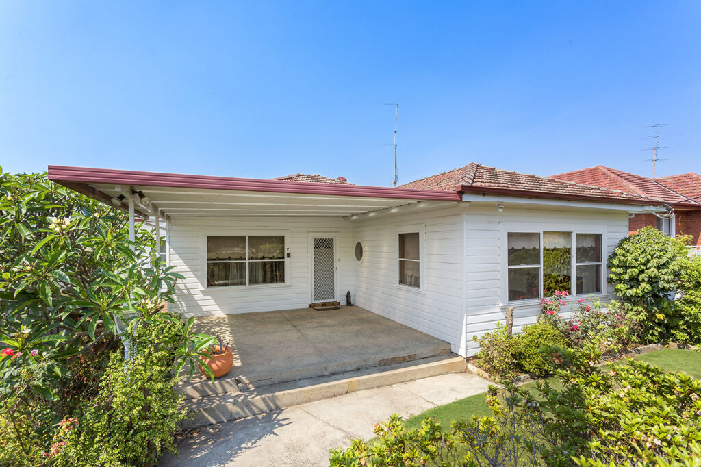 Sold - 7 Burling Avenue - New Property in Mount Ousley - Real Estate by David Greenwood
