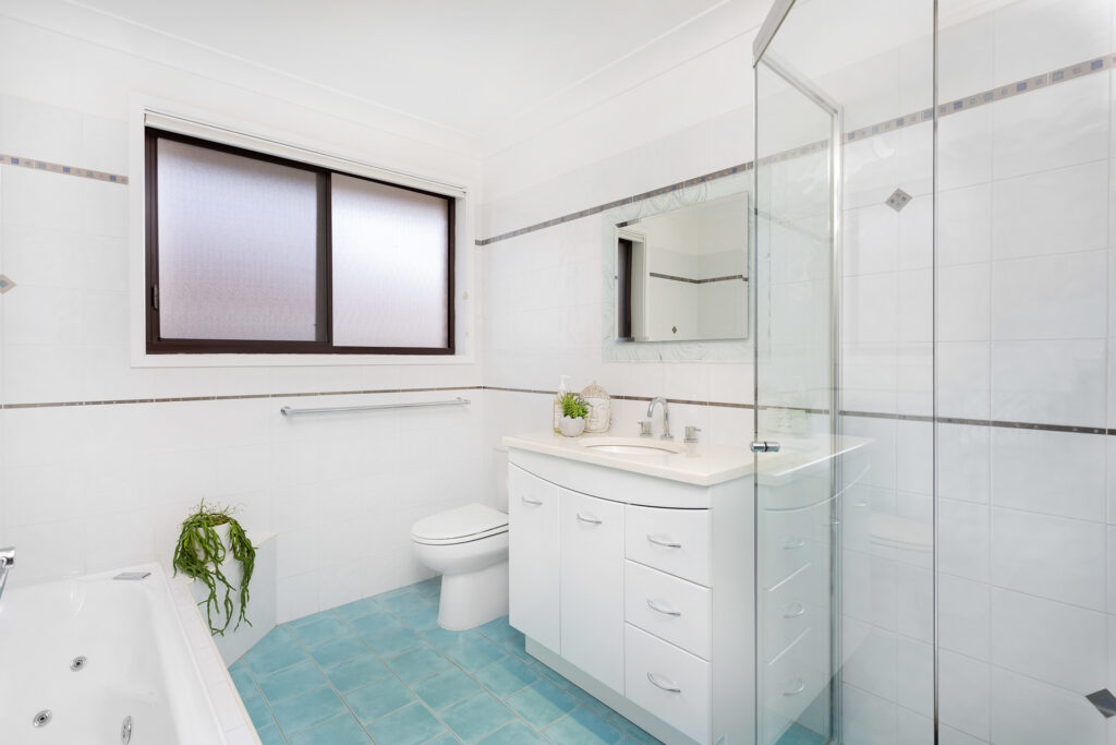 Sold - 33 Lamerton Drive - New Property in Figtree - Real Estate by David Greenwood