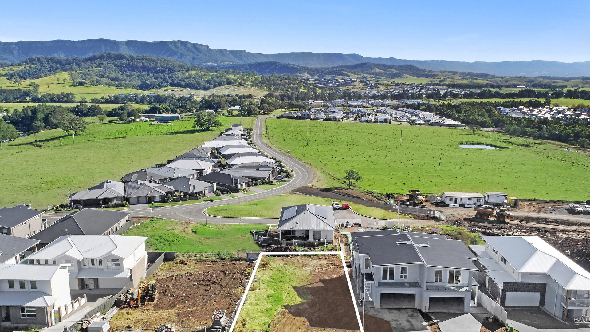 Sold - 42 Paul Circuit - New Property in Tullimbar - Real Estate by 