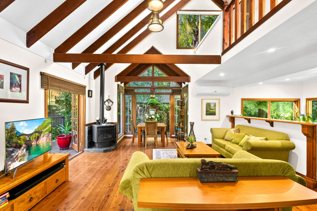46 Robinsville Crescent, Thirroul NSW 2515 - photo 2