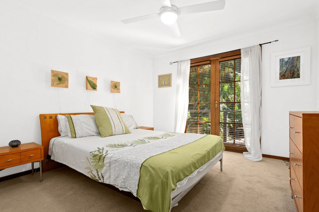 46 Robinsville Crescent, Thirroul NSW 2515 - photo 5