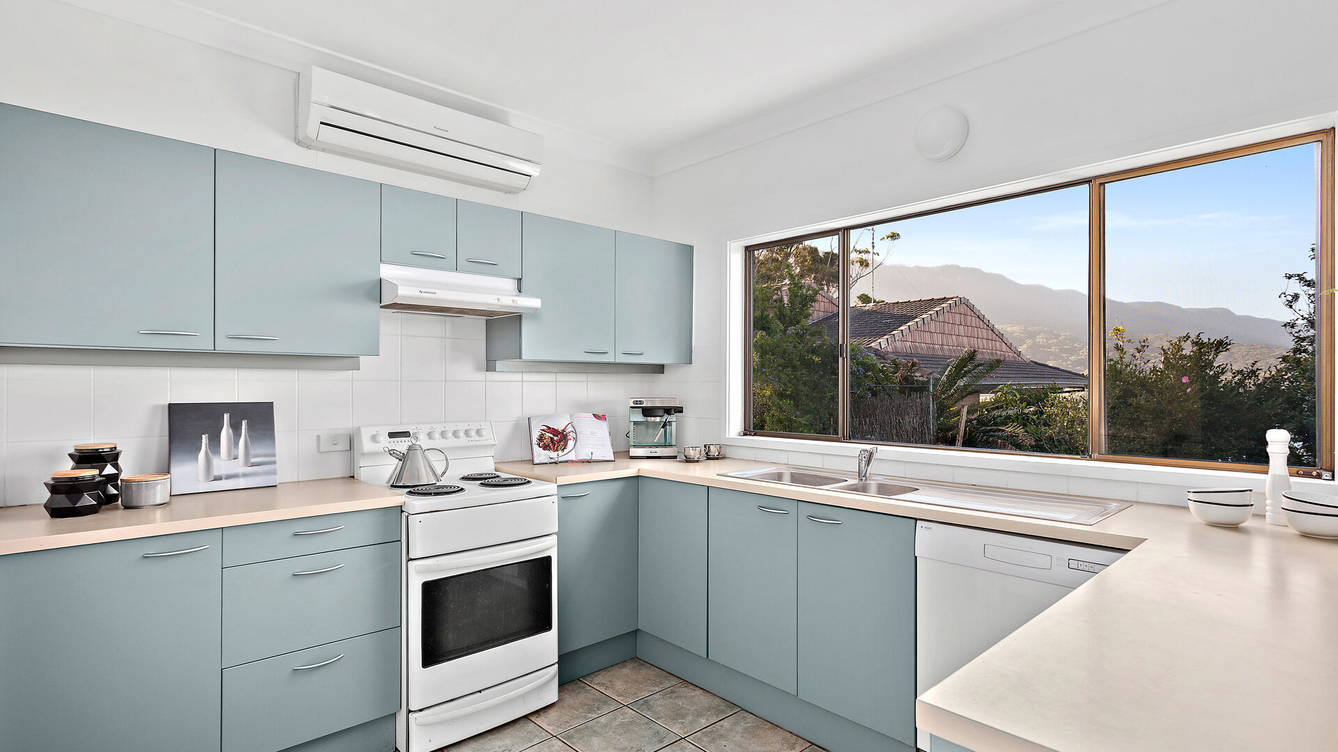 Sold - 6 Hillcrest Road - New Property in Austinmer - Real Estate by McGrath Thirroul