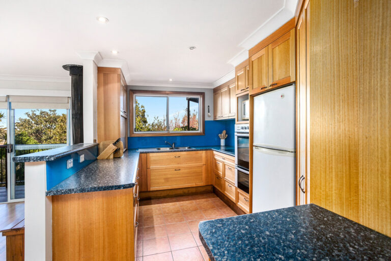 Sold - 42 Kanangra Drive - New Property in Thirroul - Real Estate by Laurie Johnston