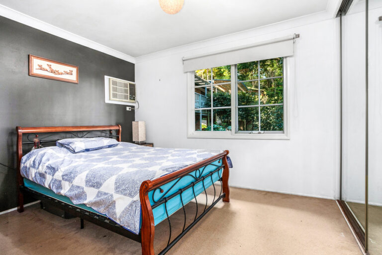 Sold - 42 Kanangra Drive - New Property in Thirroul - Real Estate by Laurie Johnston