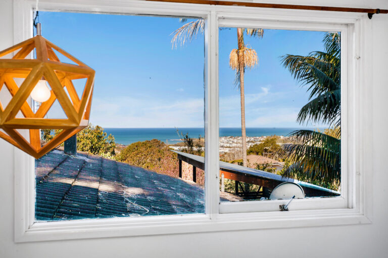 Sold - 42 Kanangra Drive - New Property in Thirroul - Real Estate by Laurie Johnston