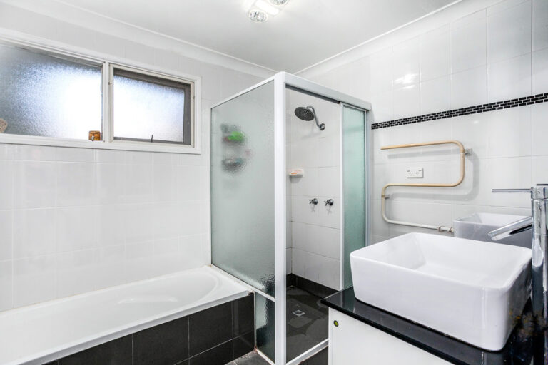 Sold - 42 Kanangra Drive - New Property in Thirroul - Real Estate by Laurie Johnston
