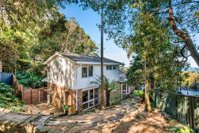 Sold - 42 Kanangra Drive - New Property in Thirroul - Real Estate by Laurie Johnston