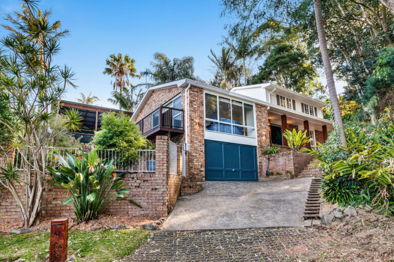 Sold - 42 Kanangra Drive - New Property in Thirroul - Real Estate by Laurie Johnston