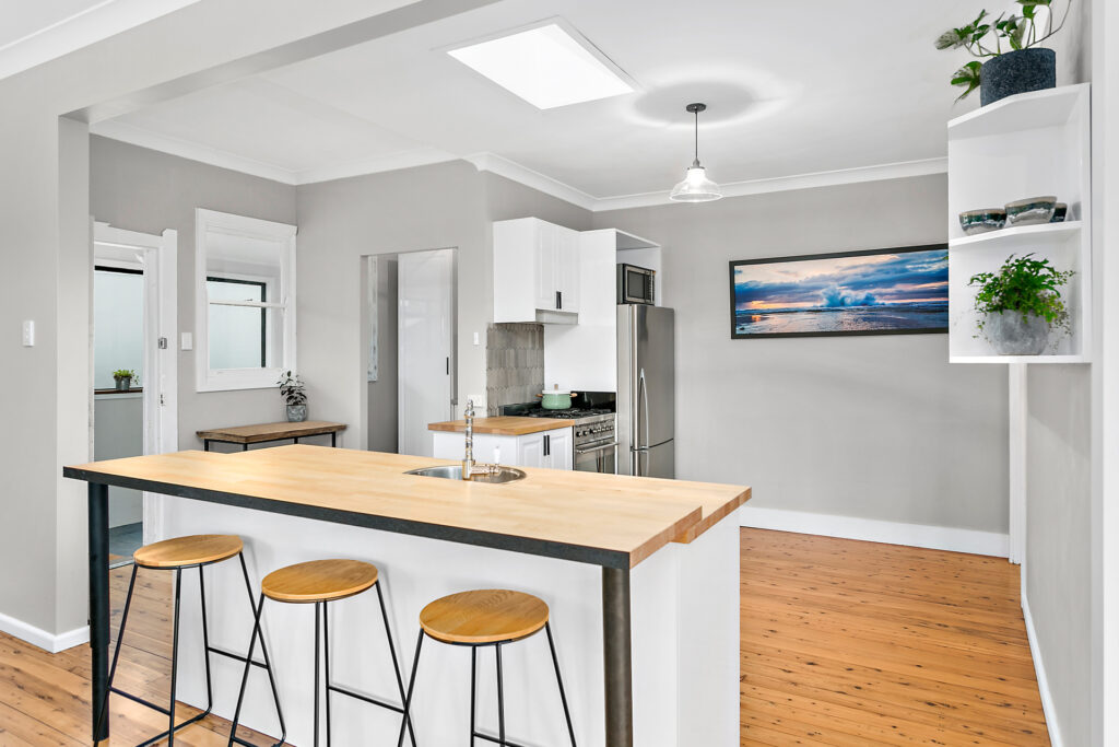 Sold - 126 Princes Highway - New Property in Thirroul - Real Estate by Laurie Johnston