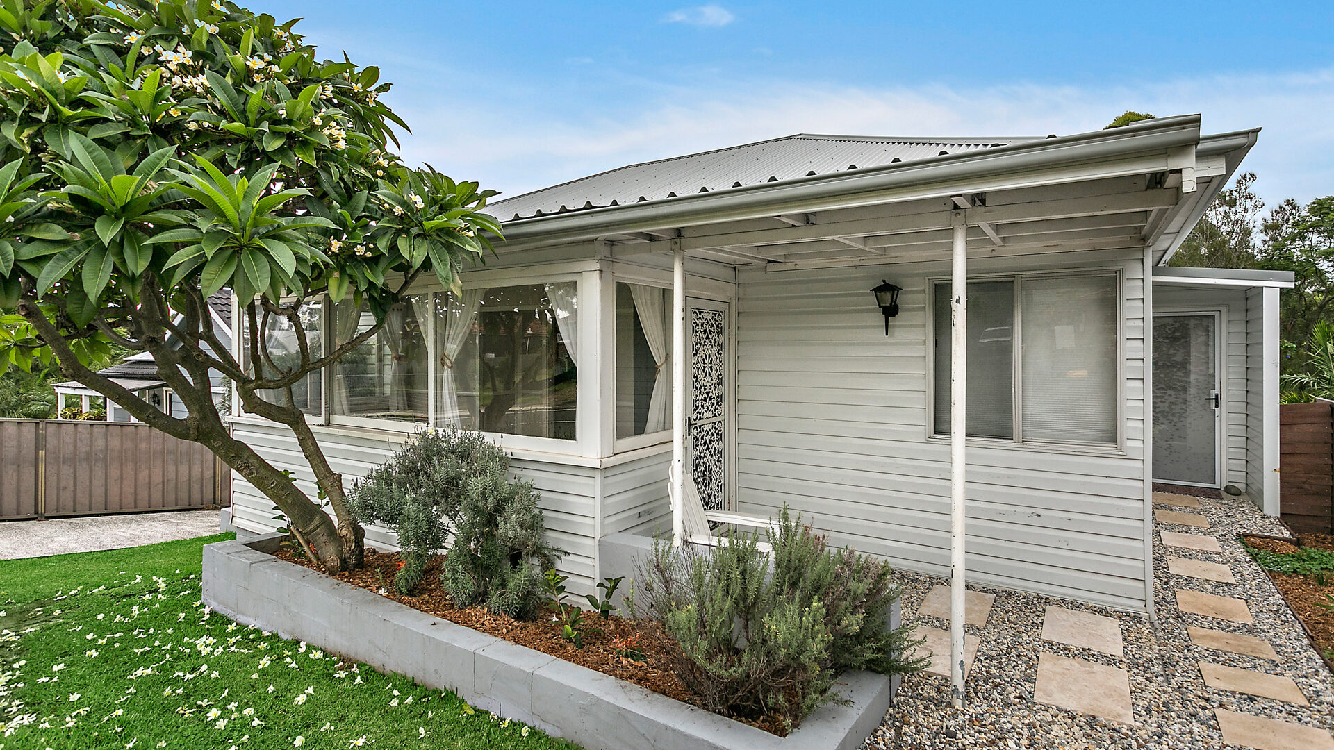 Sold - 126 Princes Highway - New Property in Thirroul - Real Estate by Laurie Johnston