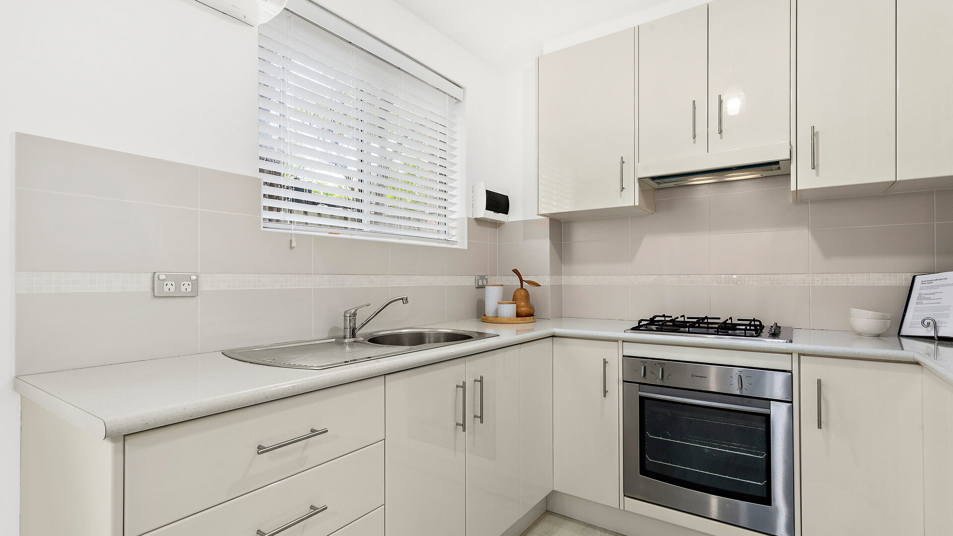 Sold - 1/44 Redman Avenue - New Property in Thirroul - Real Estate by Laurie Johnston