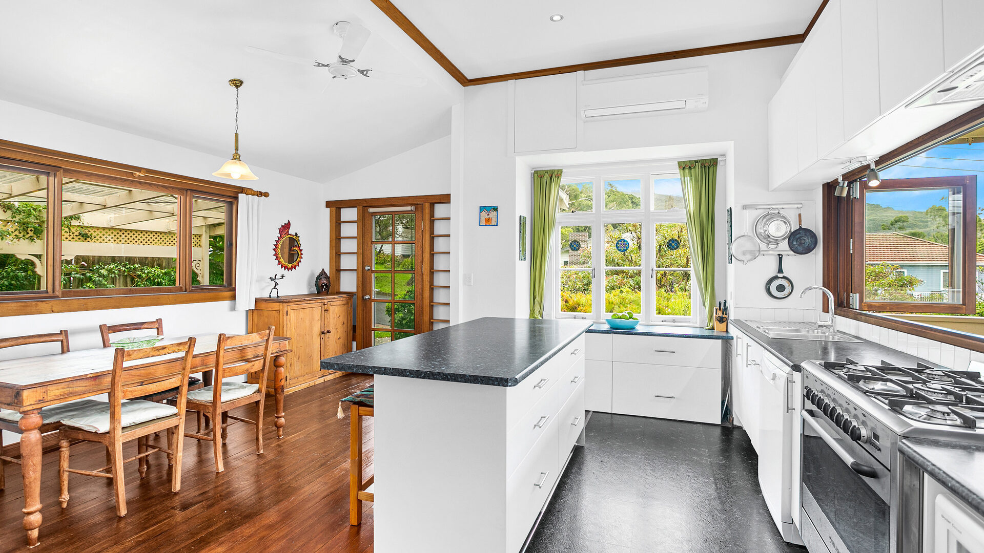 Sold - 28 The Waves - New Property in Thirroul - Real Estate by Vanessa Denison-Pender