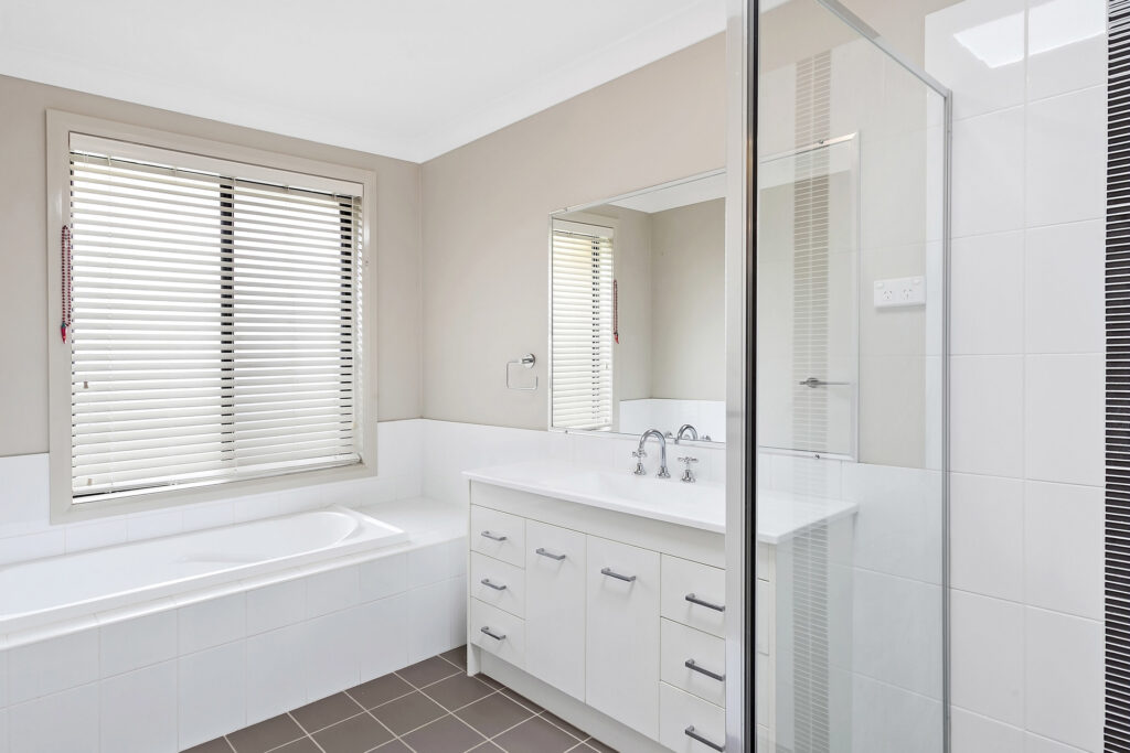 Sold - 27 Mahogany Way - New Property in Woonona - Real Estate by Laurie Johnston