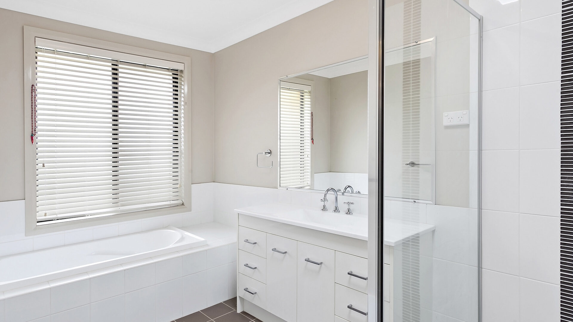 Sold - 27 Mahogany Way - New Property in Woonona - Real Estate by Laurie Johnston