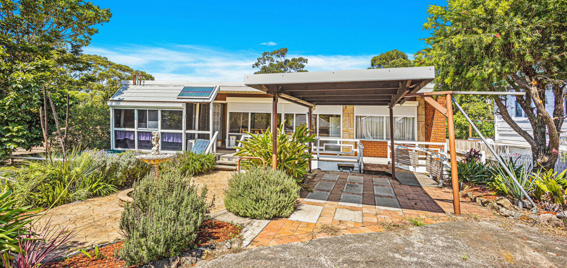 108 Princes Highway, Thirroul