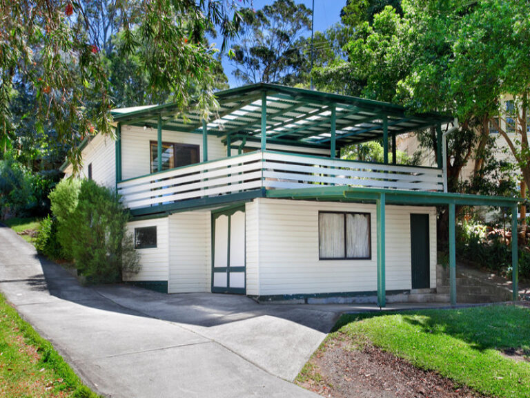 10 Pass Avenue, Thirroul