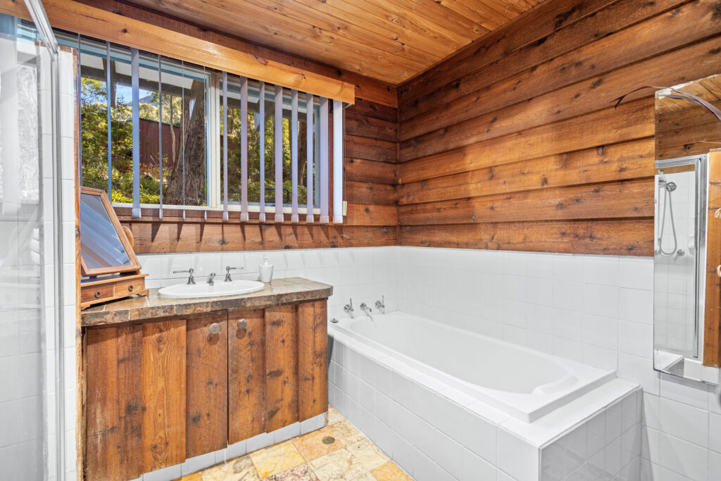 Sold - 35 Buttenshaw Place - New Property in Austinmer - Real Estate by Vanessa Denison-Pender