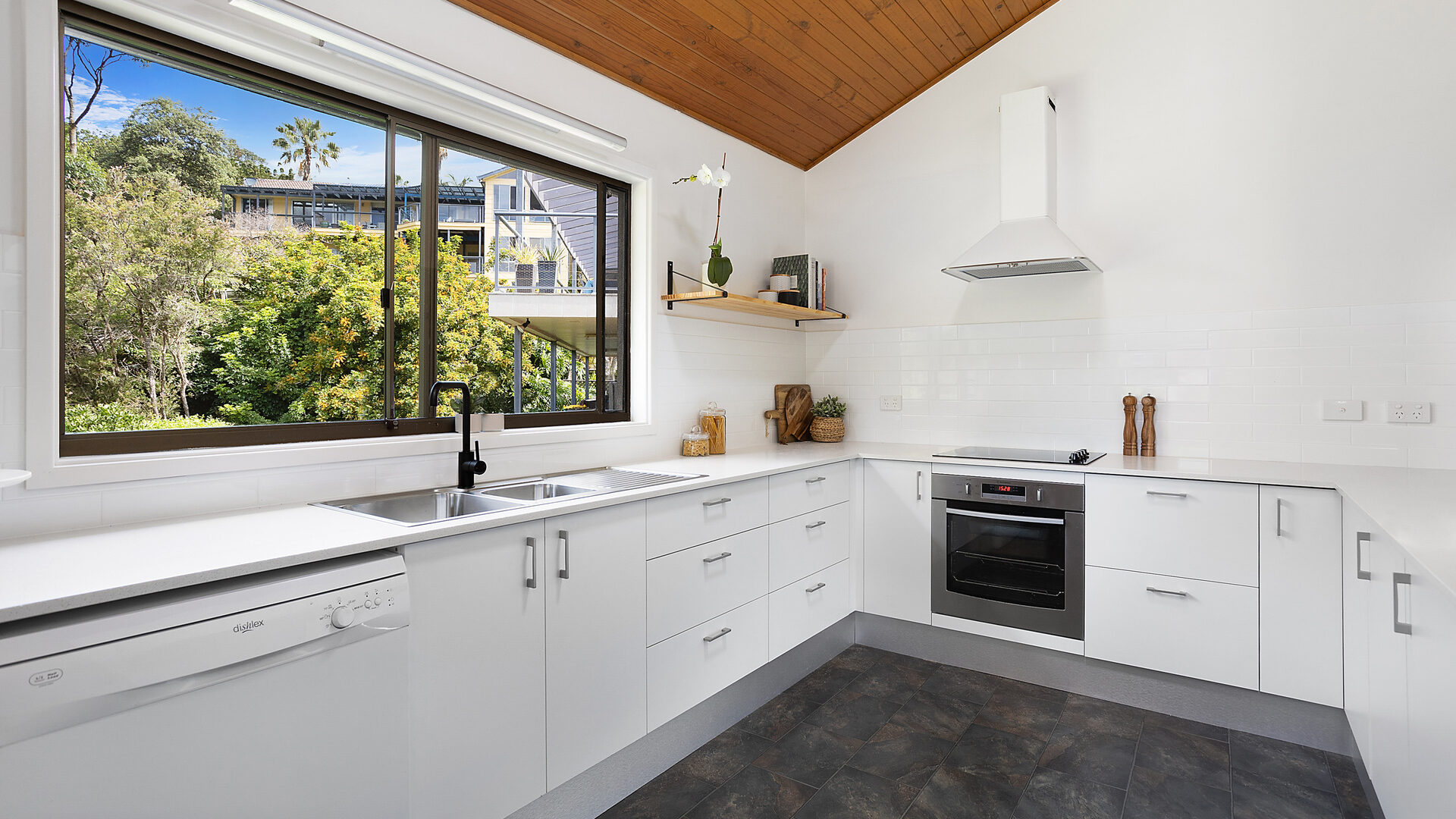 Sold - 59 Lower Coast Road - New Property in Stanwell Park - Real Estate by Laurie Johnston