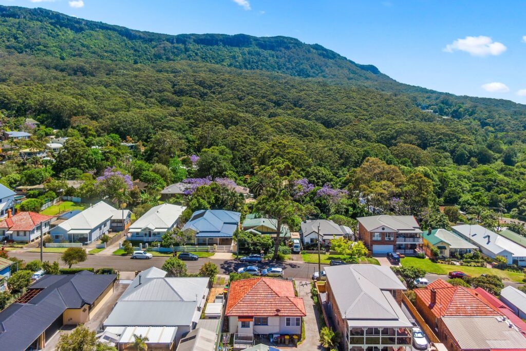 Sold - 10 The Waves - New Property in Thirroul - Real Estate by Laurie Johnston