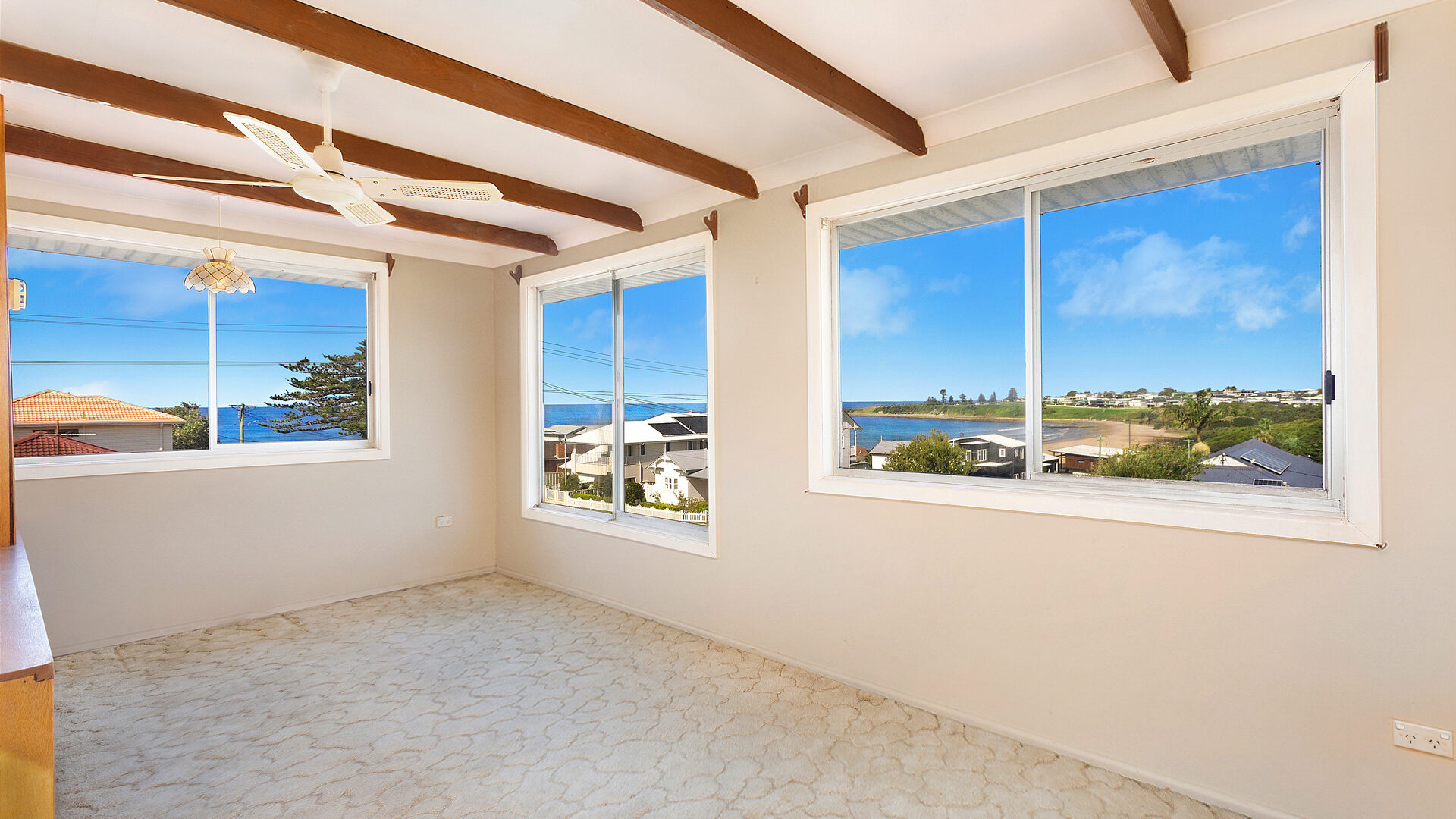 Sold - 10 Woodland Avenue - New Property in Thirroul - Real Estate by Laurie Johnston