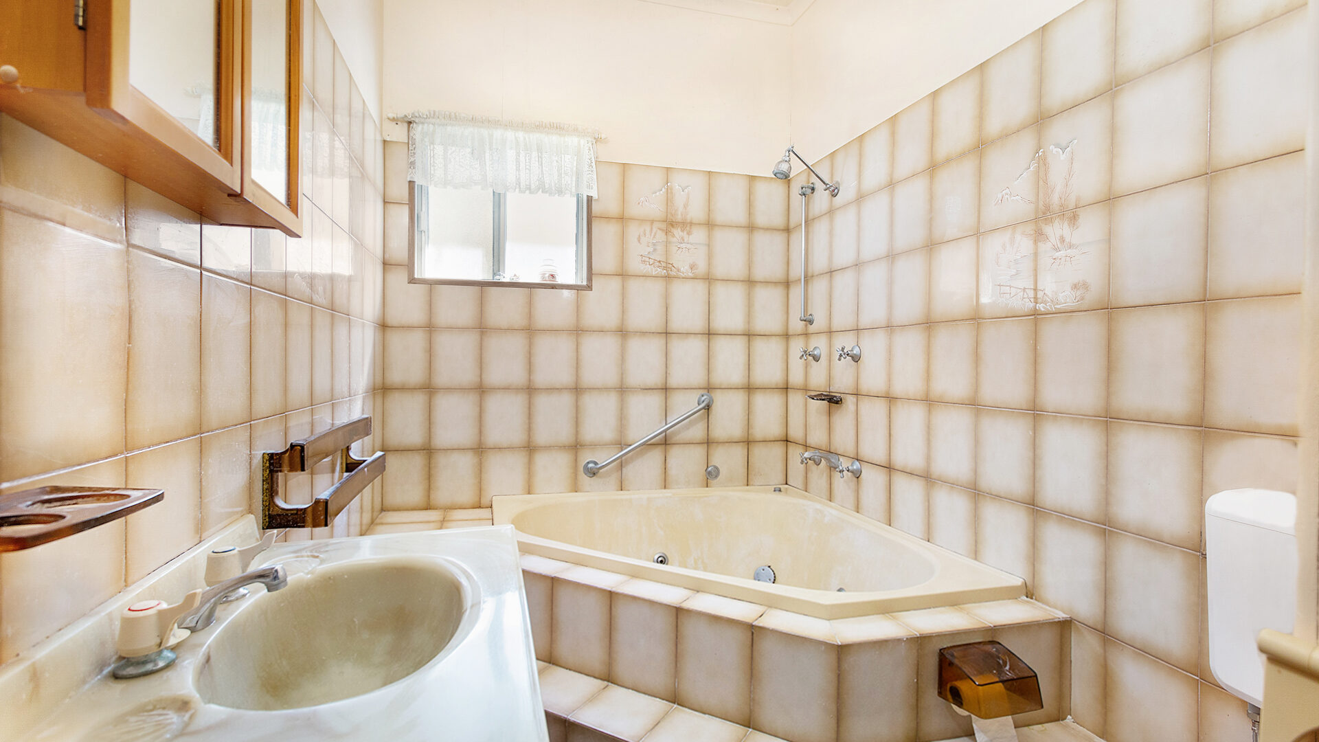 Sold - 10 Woodland Avenue - New Property in Thirroul - Real Estate by Laurie Johnston