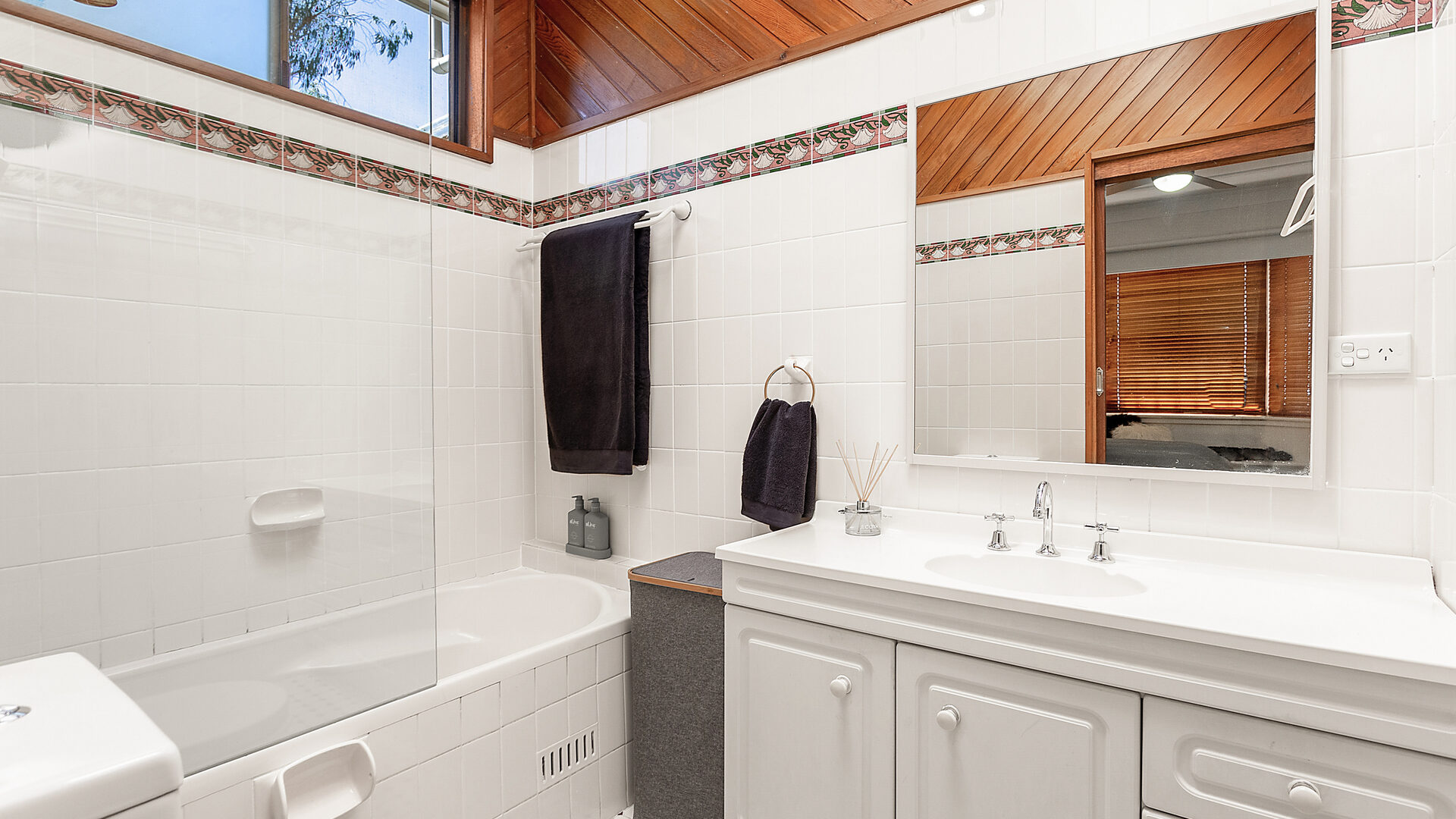 Sold - 39 Pass Avenue - New Property in Thirroul - Real Estate by Vanessa Denison-Pender