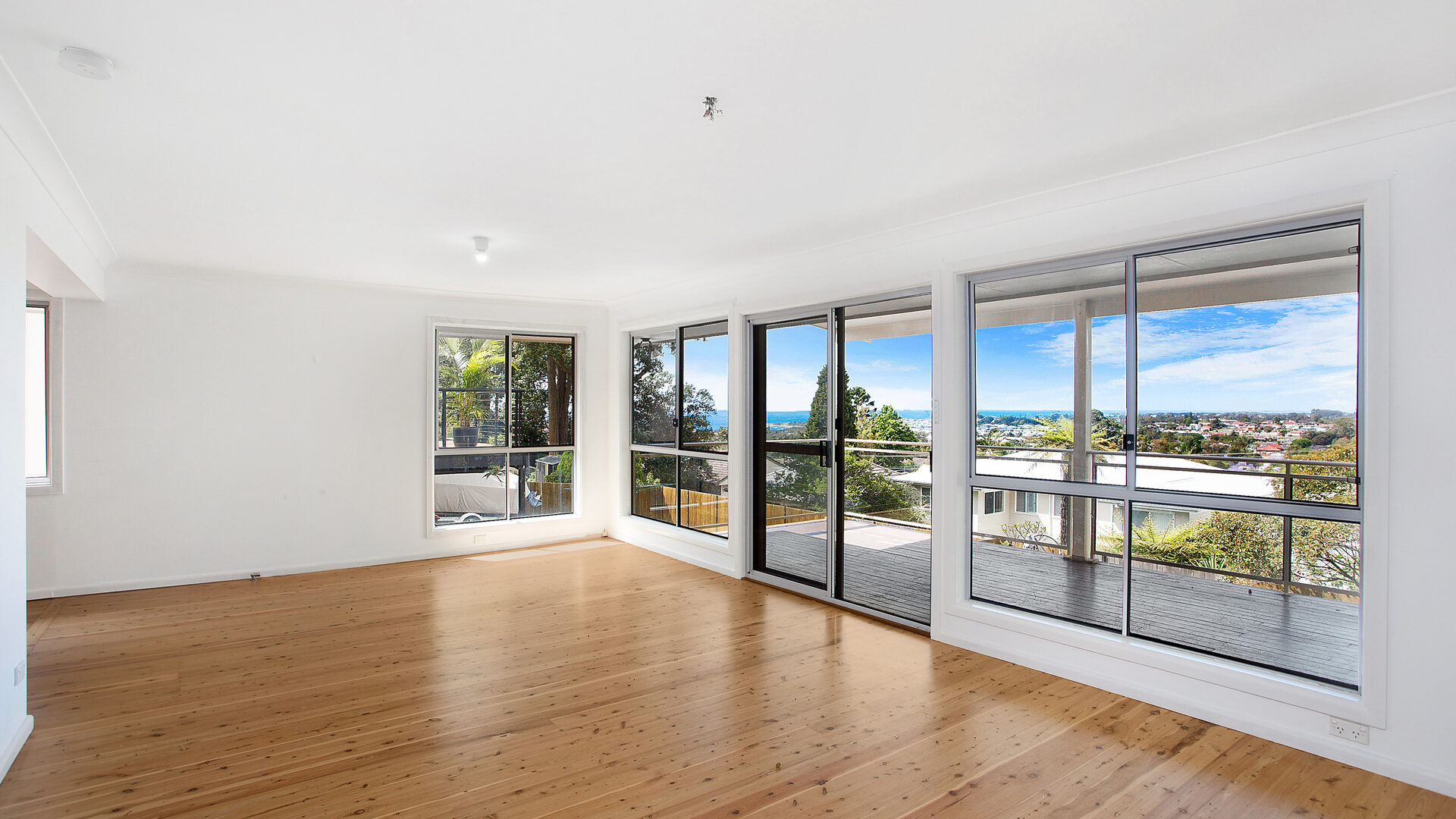 Sold - 9 Deborah Avenue - New Property in Thirroul - Real Estate by Laurie Johnston