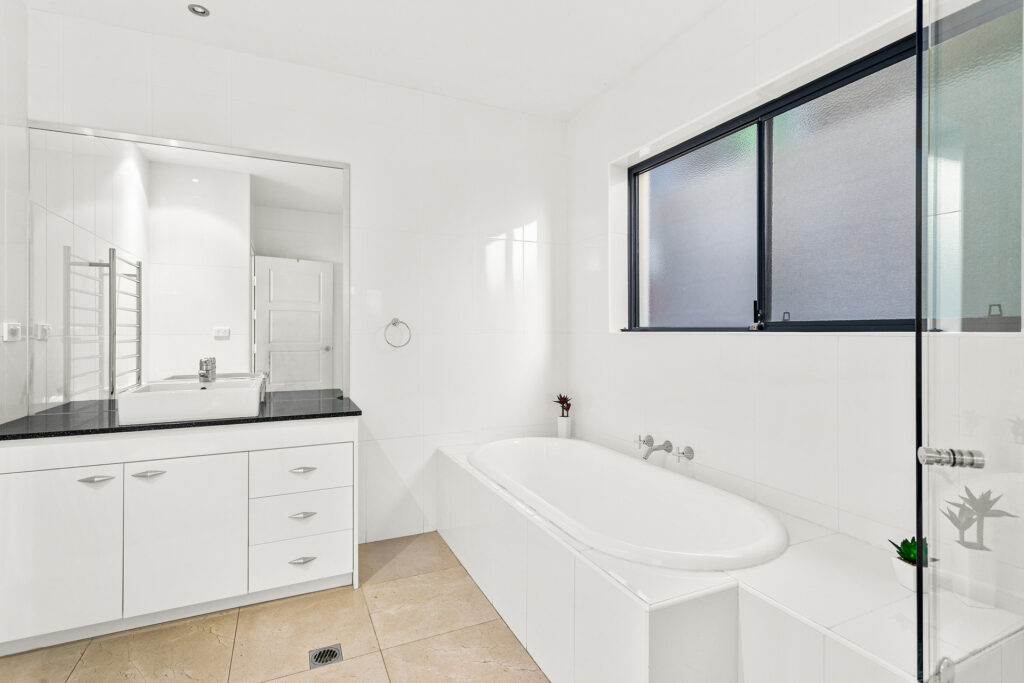 Sold - 4 Cliff Parade - New Property in Thirroul - Real Estate by Vanessa Denison-Pender