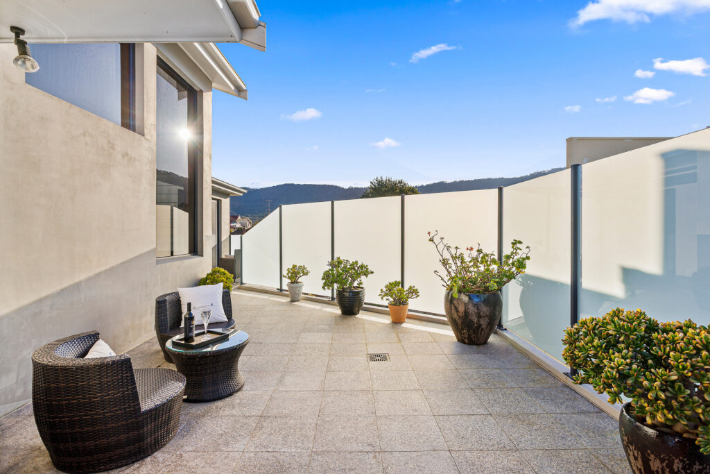 Sold - 4 Cliff Parade - New Property in Thirroul - Real Estate by Vanessa Denison-Pender