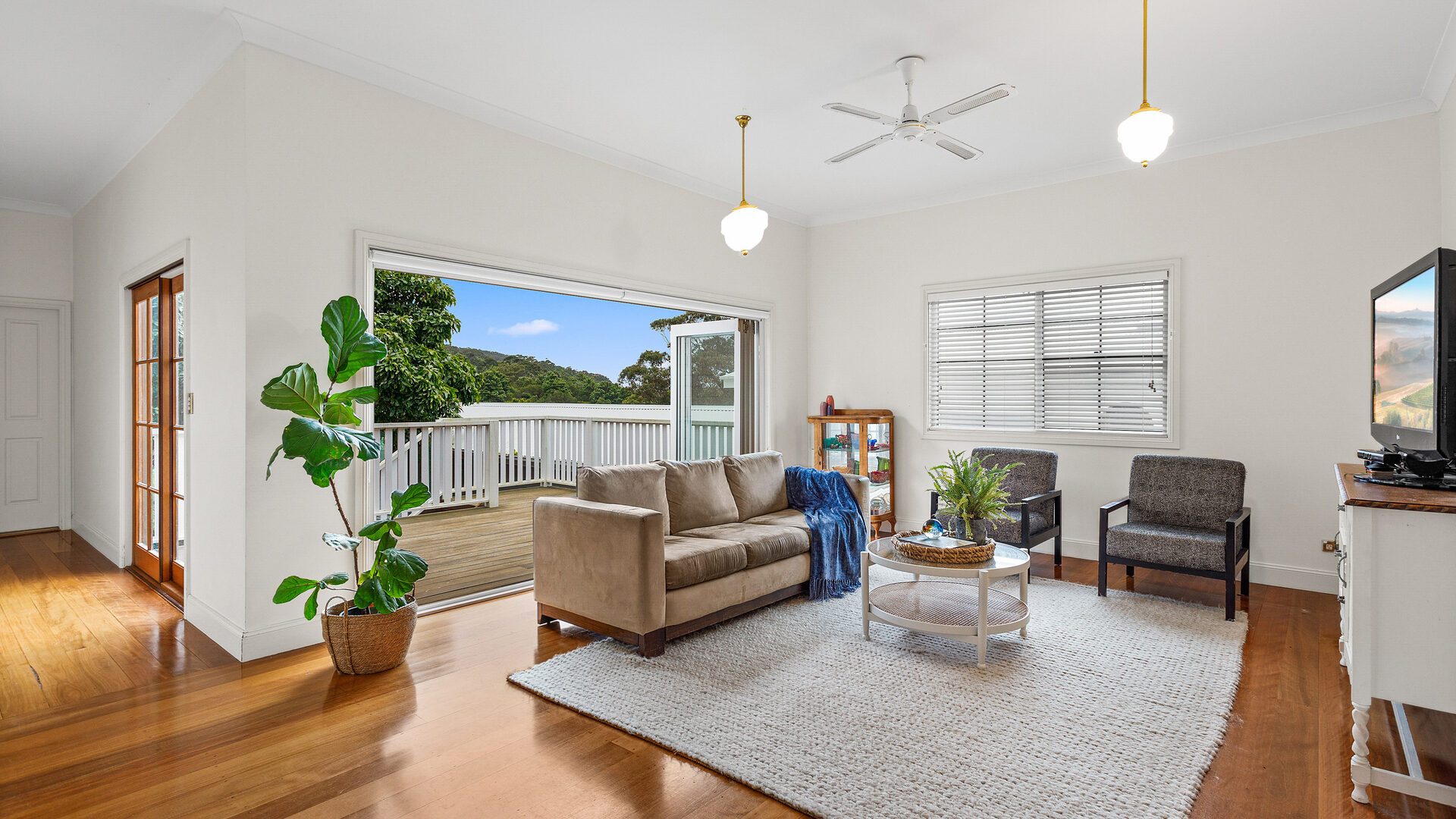 Sold - 5 The Waves - New Property in Thirroul - Real Estate by Laurie Johnston