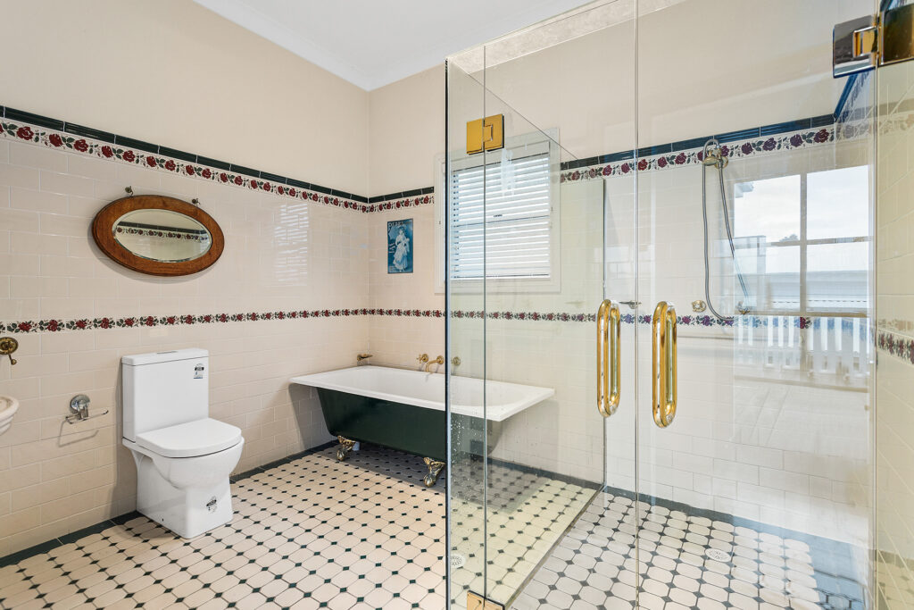 Sold - 5 The Waves - New Property in Thirroul - Real Estate by Laurie Johnston
