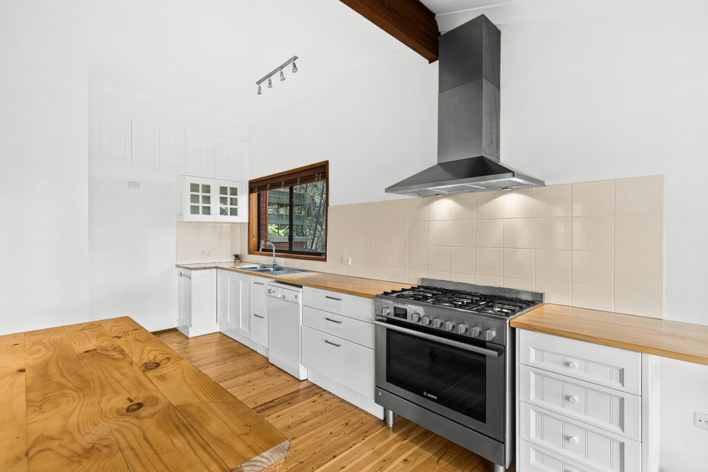 Sold - 39 Fords Road - New Property in Thirroul - Real Estate by Laurie Johnston