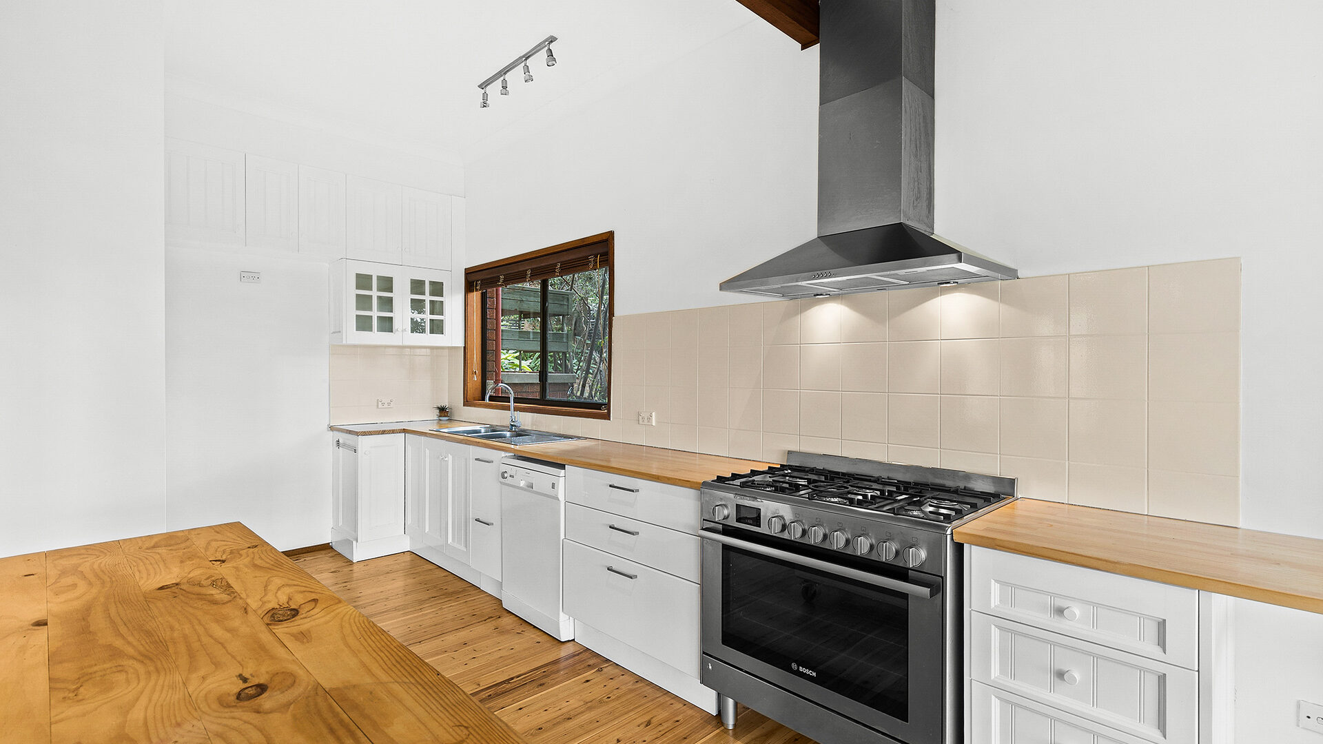 Sold - 39 Fords Road - New Property in Thirroul - Real Estate by Laurie Johnston