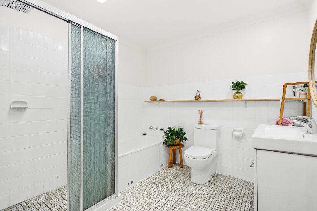 Sold - 2/2 Redman Avenue - New Property in Thirroul - Real Estate by Vanessa Denison-Pender