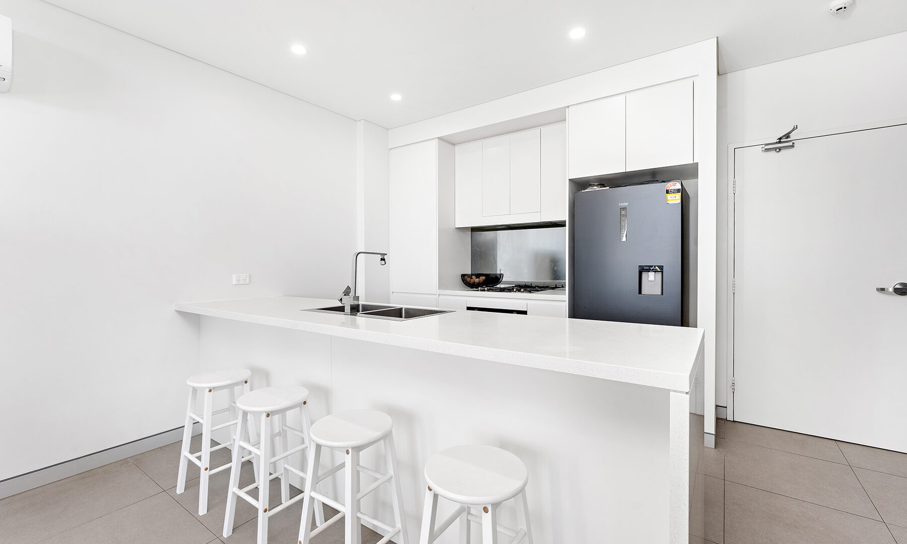 603/16 Burelli Street, Wollongong NSW 2500 - photo 3
