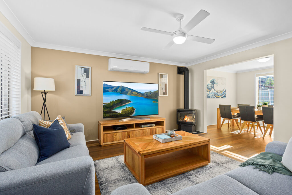 Sold - 24 Lyrebird Way - New Property in Farmborough Heights - Real Estate by David Greenwood