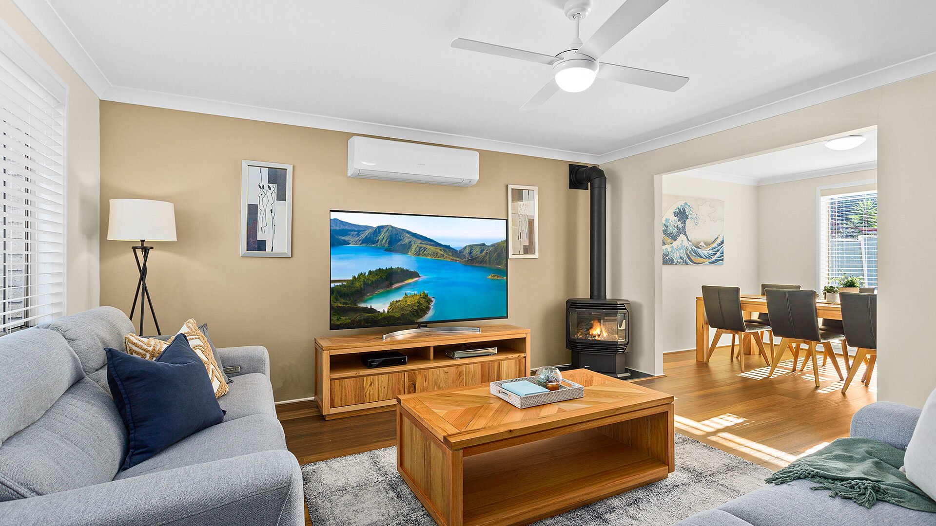 Sold - 24 Lyrebird Way - New Property in Farmborough Heights - Real Estate by David Greenwood