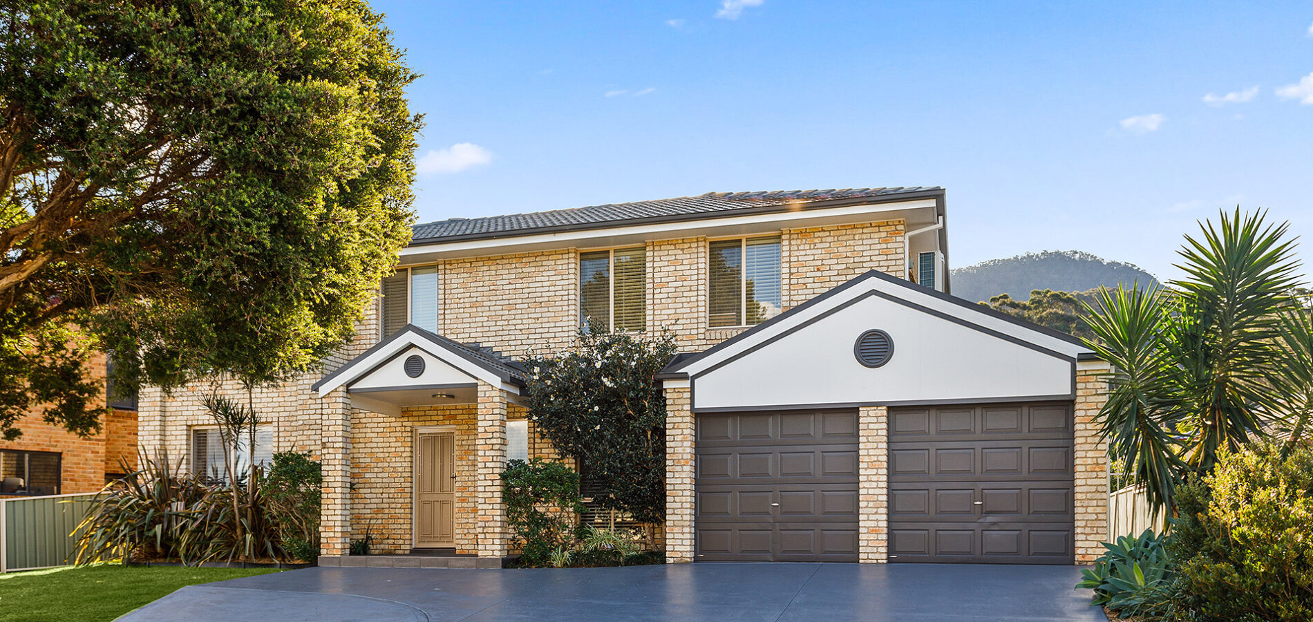 Sold - 24 Lyrebird Way - New Property in Farmborough Heights - Real Estate by David Greenwood