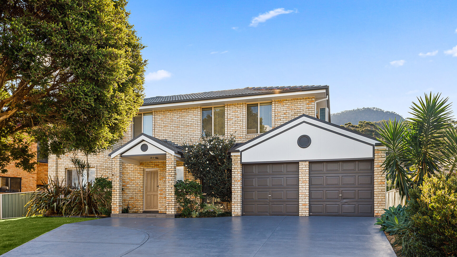 Sold - 24 Lyrebird Way - New Property in Farmborough Heights - Real Estate by David Greenwood